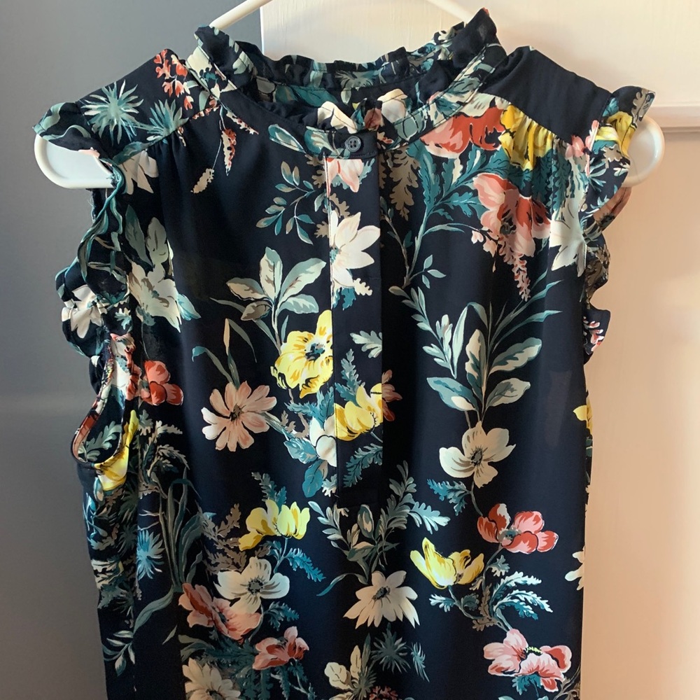 Short sleeve flora button blouse